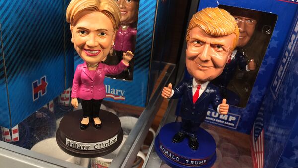Lutkice sa likovima kandidata za predsednika SAD, Hilari Klinton i Donalda Trampa - Sputnik Srbija