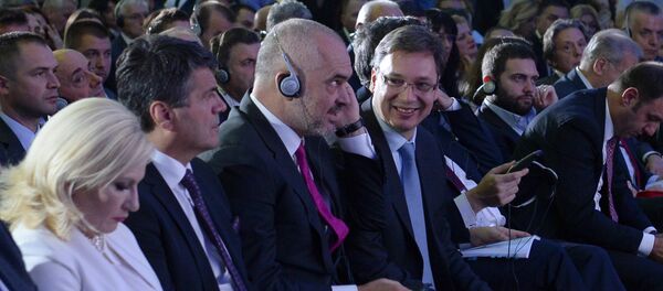 Predsednici vlada Albanije i Srbije Edi Rama i Aleksandar Vučić na Poslovnom forumu Srbija-Albanija u Nišu Predsednici vlada Albanije i Srbije Edi Rama i Aleksandar Vučić na Poslovnom forumu Srbija-Albanija u Nišu - Sputnik Srbija