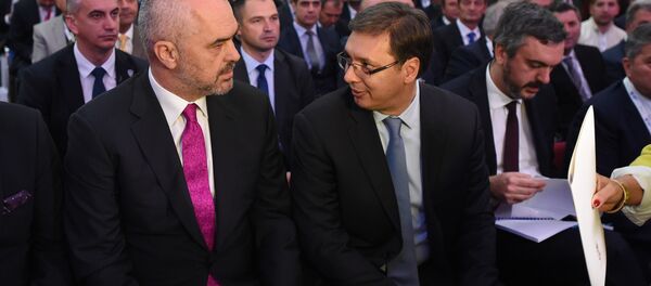 Председници влада Албаније и Србије Еди Рама и Александар Вучић на Пословном форуму Србија-Албанија у Нишу - Sputnik Србија