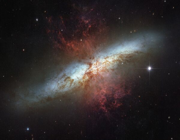 Spiralna galaksija Mesje 82 - Sputnik Srbija