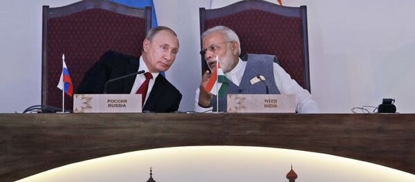 Predsednik Rusije Vladimir Putin i premijer Indije Narendra Modi na sastanku u Goa - Sputnik Srbija