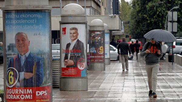 Изборни плакати у Црној Гори - Sputnik Србија