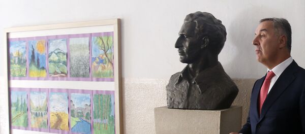 Црногорски премијер Мило Ђукановић на бирачком месту - Sputnik Србија