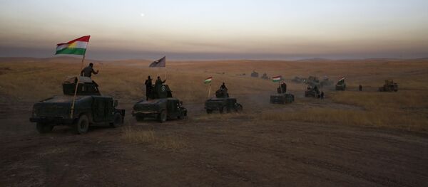 Колона пешмерга се креће према граду Хазлар, источно од Мосула - Sputnik Србија