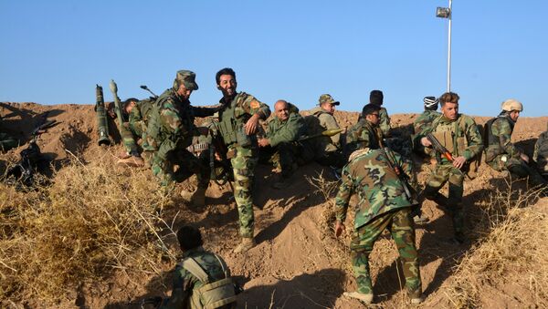 Kolona Pešmergi iračkih Kurda u napadu na teroriste DAEŠ-a gradu Mosulu, Irak - Sputnik Srbija