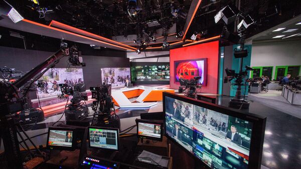 Студио РТ током програма на енглеском - Sputnik Србија