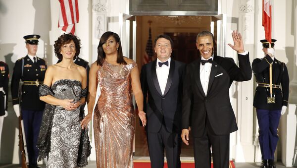 Председник САД Барак Обама и прва дама Мишел Обама са италијанским премијером Матеом Ренцијем и његовом супругом Агнесе Ландини у Вашингтону - Sputnik Србија