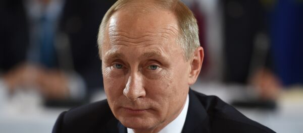 Председник Русије Владимир Путин пре почетка састанка Нормандијске четворке у Берлину - Sputnik Србија