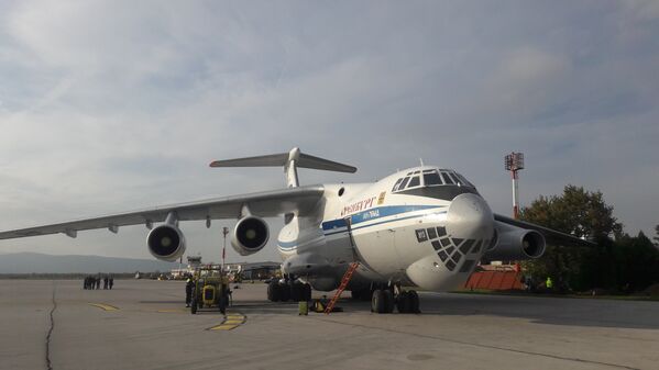 Одлетела српска помоћ руским авионом — правац Сирија - Sputnik Србија