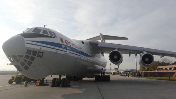 Odletela srpska pomoć ruskim avionom — pravac Sirija - Sputnik Srbija