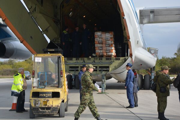 Одлетела српска помоћ руским авионом — правац Сирија - Sputnik Србија
