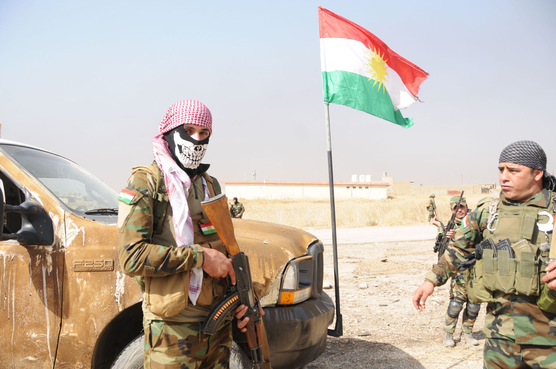 Vojnik Pešmergi iračkih Kurdi u Mosul, Irak   - Sputnik Srbija, 1920, 22.06.2025