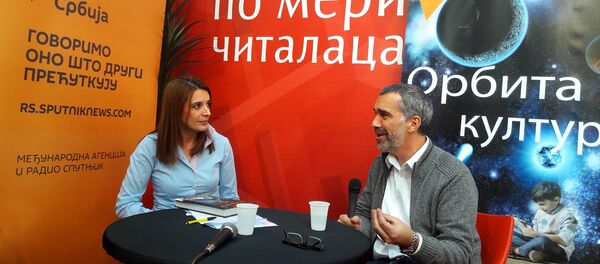 Ненад Гладић са новинарком Спутњика Сенком Милош - Sputnik Србија