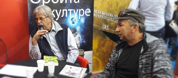 Љубивоје Ршумовић и Урош Петровић Љубивоје Ршумовић и Урош Петровић - Sputnik Србија