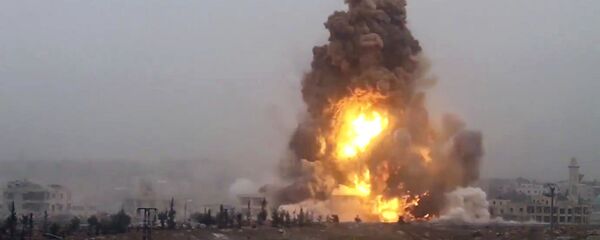 Експлозија током напада милитаната на владине снаге у Алепу Експлозија током напада милитаната на владине снаге у Алепу - Sputnik Србија