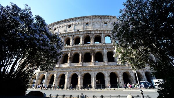 Pogled na Koloseum u Rimu - Sputnik Srbija