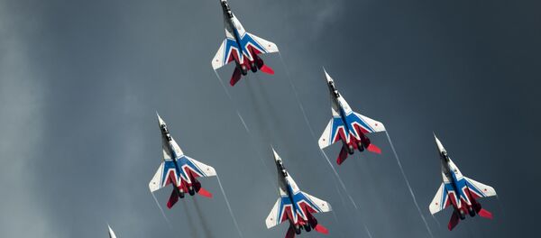 Ruska akrobatska grupa Striži - Sputnik Srbija