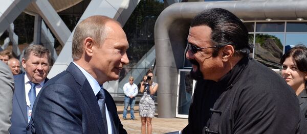 Vladimir Putin i Stiven Sigal Vladimir Putin i Stiven Sigal - Sputnik Srbija