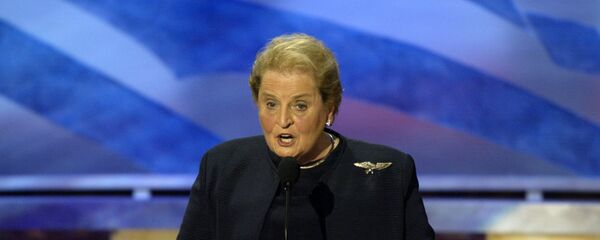 Bivša američka državna sekretarka Medlin Olbrajt govori na konvenciji Demokrata u Bostonu 2004. - Sputnik Srbija