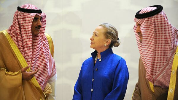 Шеф саудијске дипломатије Сауд ел Фајсел и државна секретарка САД Хилари Клинтон - Sputnik Србија