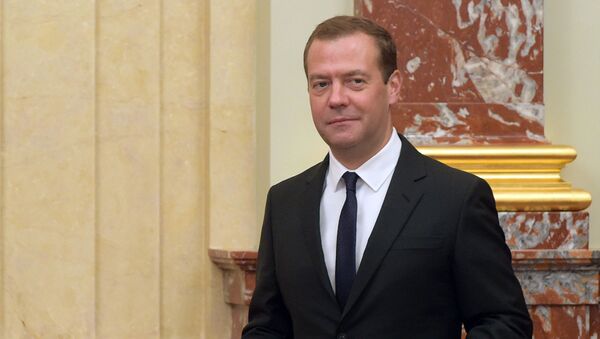 Председатель правительства РФ Дмитрий Медведев перед началом заседания кабинета министров РФ в Доме правительства РФ - Sputnik Србија