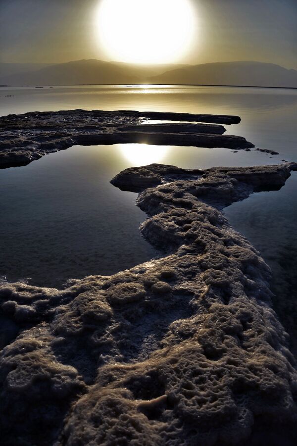 Поглед на Мртво море са израелске обале. - Sputnik Србија