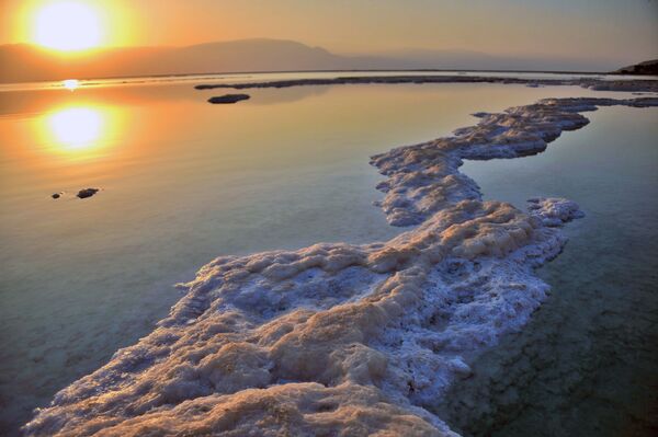 Поглед на Мртво море са израелске обале. - Sputnik Србија