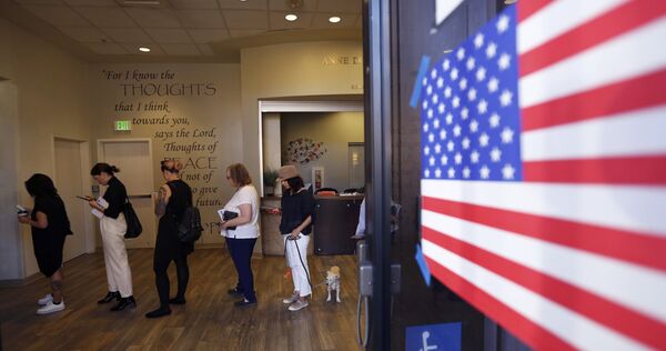 Rusija oštro reagovala na najave novih sankcija:  Administracija SAD u zamci - Sputnik Srbija