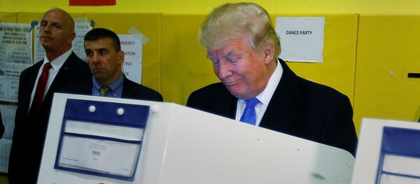 Доналд Трамп на гласању - Sputnik Србија