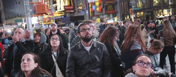 Праћење изборних резултата на Тајмс скверу - Sputnik Србија