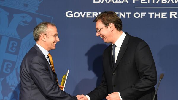 Predsednik Vlade Srbije Aleksandar Vučić i šef delegacije EU u Srbiji Majkl Davenport - Sputnik Srbija