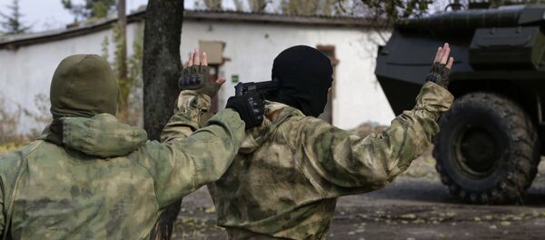 Pokazna vežba elemenata borilačkih veština pogranične službe na Krimu Pokazna vežba elemenata borilačkih veština pogranične službe na Krimu - Sputnik Srbija