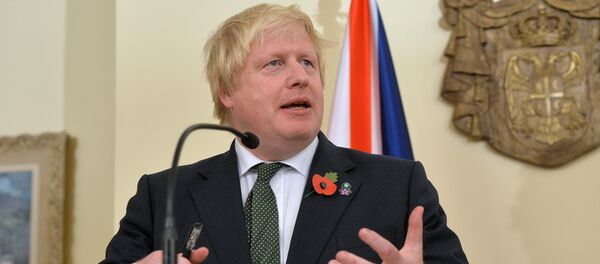 Ministar spoljnih poslova Velike Britanije Boris Džonson govori na konferenciji za medije tokom posete Beogradu Ministar spoljnih poslova Velike Britanije Boris Džonson govori na konferenciji za medije tokom posete Beogradu - Sputnik Srbija