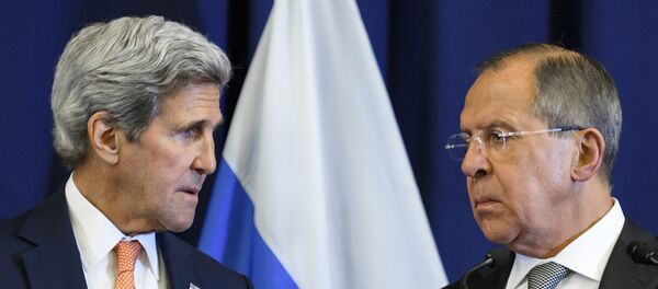 Američki državni sekretar Džon Keri i ministar spoljnih poslova Rusije Sergej Lavrov tokom konferencije za medije nakon sastanka u Ženevi Američki državni sekretar Džon Keri i ministar spoljnih poslova Rusije Sergej Lavrov tokom konferencije za medije nakon sastanka u Ženevi - Sputnik Srbija