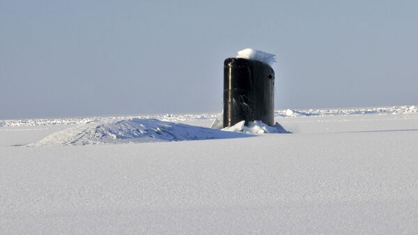 Američka podmornica Anapolis probija se kroz arktički led - Sputnik Srbija