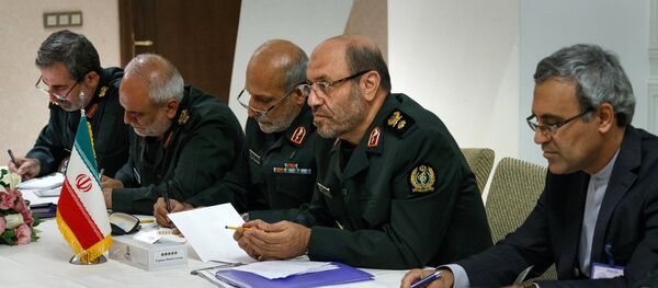 Министар одбране Ирана током разговора са руским колегом Сергејом Шојгујем - Sputnik Србија