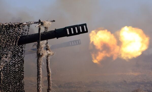 Ispaljivanje granate kalibra 152 mm „Hijacint“ u toku taktičkih vežbi gađanja na vojnom poligonu „Pavenkovo“ u za raketnu posadu i artiljerijske priobalne trupe odbrane Baltičke flote. - Sputnik Srbija