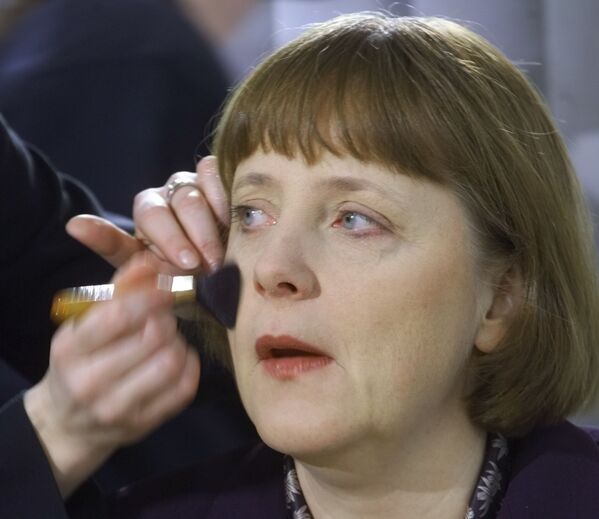 Predsednica Hrišćansko-demokratske unije Nemačke uoči intervjua televiziji ZDF u Berlinu 2000. godine - Sputnik Srbija