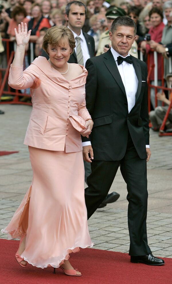 Kandidat za kancelara Nemačke Angela Merkel sa suprugom Joahimom Zauerom u Nemačkoj 2005 godine - Sputnik Srbija