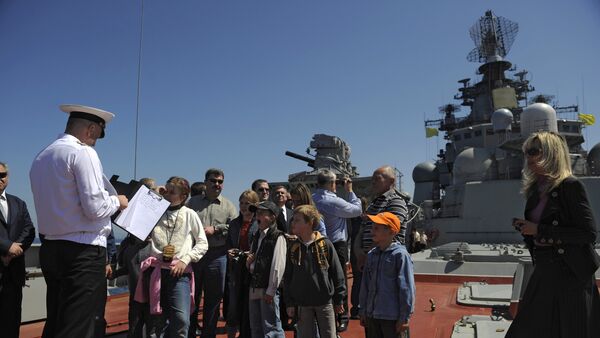 Упловљавање руског брода Петар Велики у сиријску луку Тартус - Sputnik Србија
