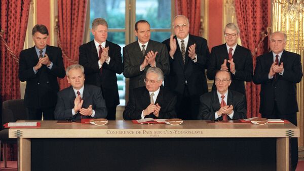 Alija Izetbegović, Franjo Tuđman i Slobodan Milošević na mirovnim pregovorima u bazi Rajt Peterson u Dejtonu, Ohajo.  - Sputnik Srbija