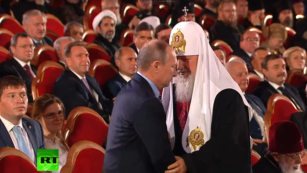 Patrijarh Kiril i ruski predsednik Vladimir Putin na obeležavanju patrijarhovog rođendana - Sputnik Srbija