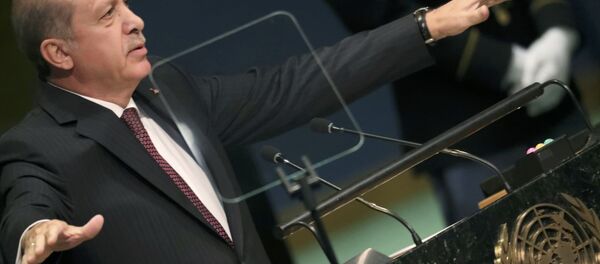 Турски председник Реџеп Тајип Ердоган на 71. заседанњу на Уједињених нација на Менхетну у Њујорку. Турски председник Реџеп Тајип Ердоган на 71. заседанњу на Уједињених нација на Менхетну у Њујорку. - Sputnik Србија