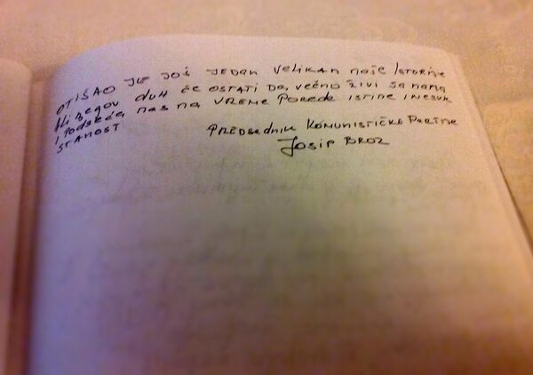 Како се Броз опростио од Кастра (фото) Како се Броз опростио од Кастра (фото) - Sputnik Србија