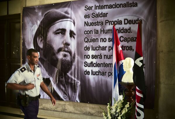 Хавана одаје почаст преминулом лидеру и чувеном револуционару Фиделу Кастру. - Sputnik Србија