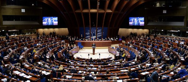 Francuski predsednik Fransoa Oland obraća se poslanicima u Parlamentarnoj skupštini Saveta Evrope (PSSE) u Strazburu - Sputnik Srbija