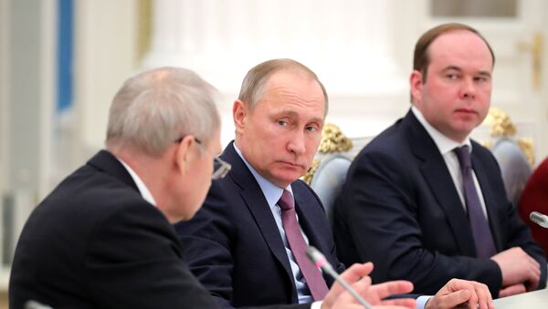 Председник Русије Владимир Путин током састанка са судијама Уставног суда РФ - Sputnik Србија