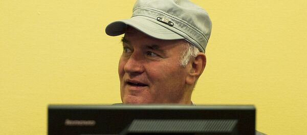 Ratko Mladić u haškoj sudnici - Sputnik Srbija