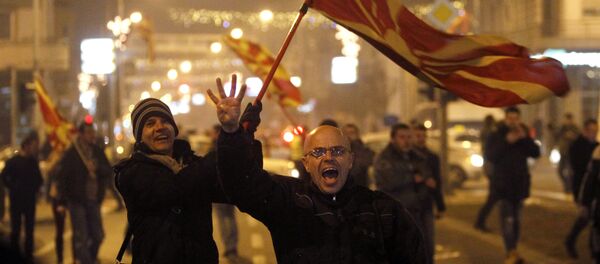 Славље опозиције после избора у Македонији Славље опозиције после избора у Македонији - Sputnik Србија