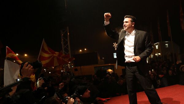 Zoran Zaev, lider SDSM, obraća se pristalicama u Skoplju posle proglašenja rezultata izbora. - Sputnik Srbija